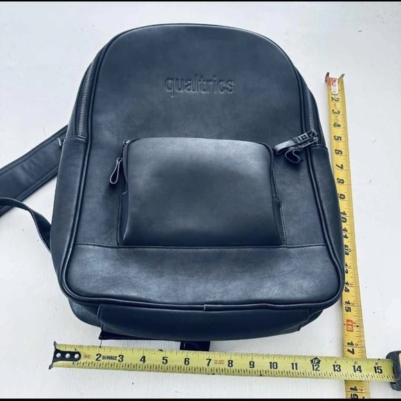 Qualtrics Black Waterproof Laptop Travel Backpack Front Pocket Adjustable Straps - Picture 3 of 10